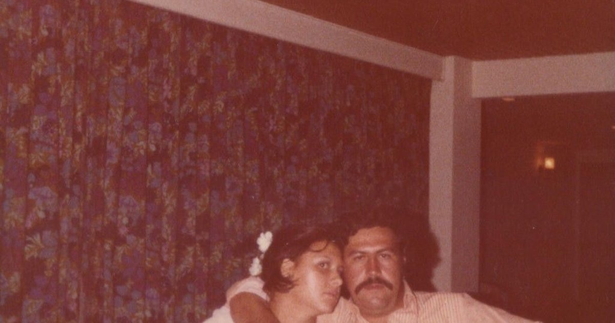 42092d9ecf0d19b220c07f4659159b0f-std1200 foto real pablo escobar