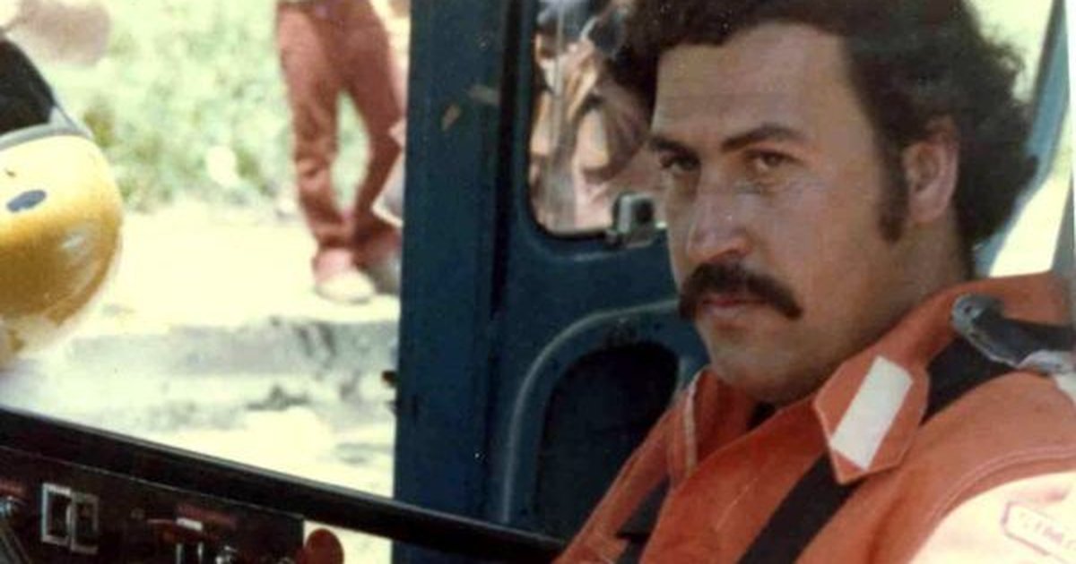 92899cfd7d32c5e7bc5e14f347d46b51-std1200 foto real pablo escobar